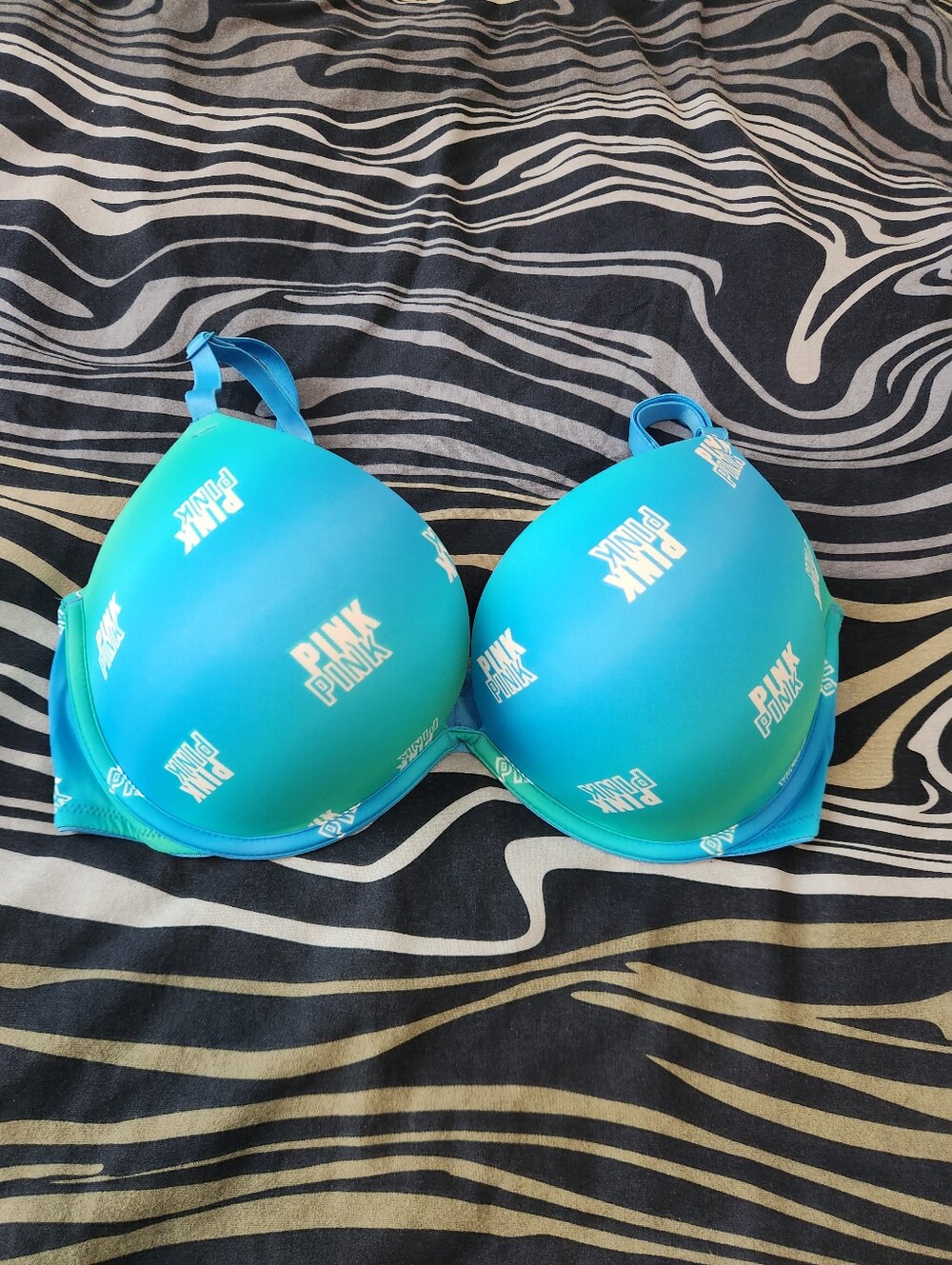 Victoria's Secret PINK 34DD Bra Super Push Up